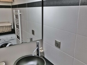 Hair dryer