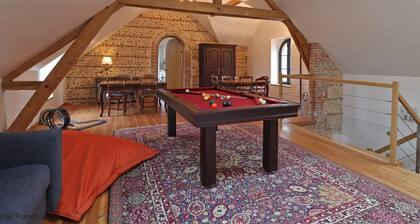 Luxury Retreat with Indoor Pool, Sauna, and Sports Facilities in Scenic French Countryside