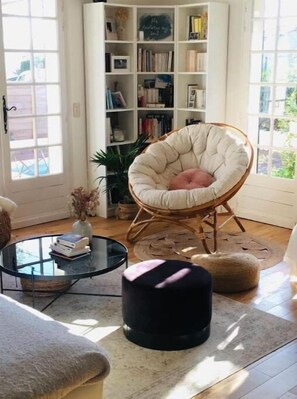 Living area - 4 Bedroom Private vacation home in Montpellier (Montpellier)