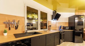 Fridge, microwave, oven, stovetop