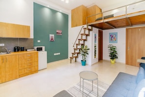 Studio with Kitchen and Gallery | Individuell inredning, unika möbler, gratis wi-fi och sängkläder