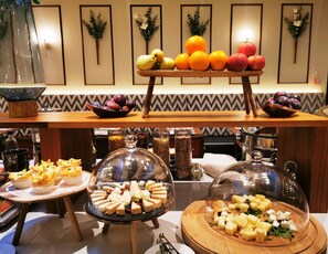 Päivittäinen buffetaamiainen maksusta