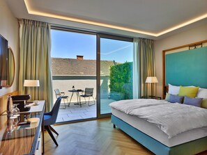 Classic Double Room with Terrace | Down comforters, minibar, in-room safe, desk - EST Grand Hotel Savoy (Budapest)