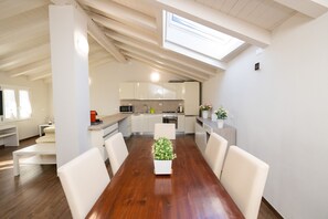 Comfort Apartment | Living area | 30-inch Smart TV with satellite channels, TV - Appartamento Liliana (Manerba del Garda)