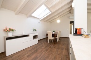 Comfort-Apartment | Eigene Küche | Kühlschrank, Mikrowelle, Ofen, Herdplatte