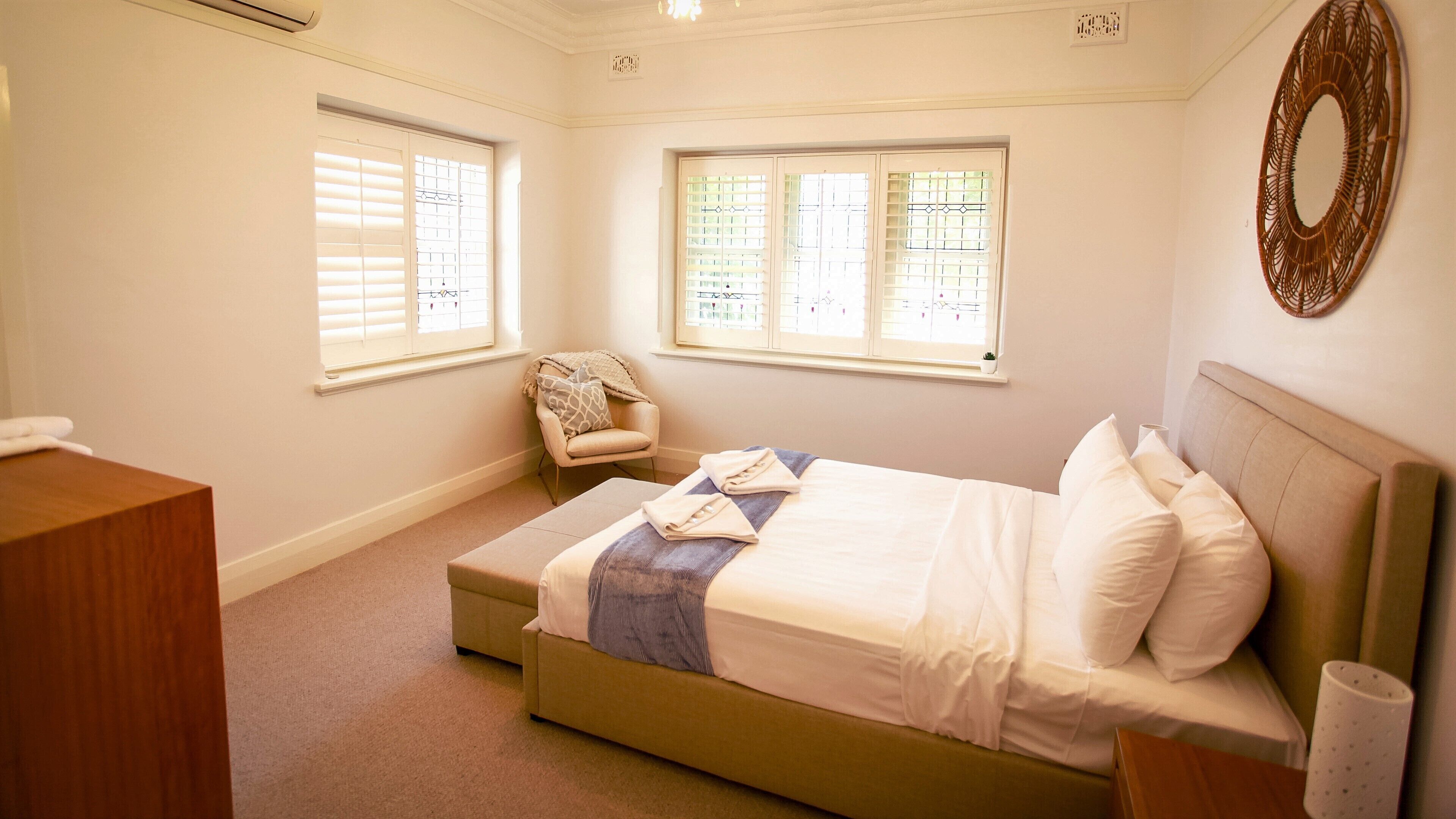 Luxuriously appointed, recently renovated 4 bed, 3 bath home in CBD