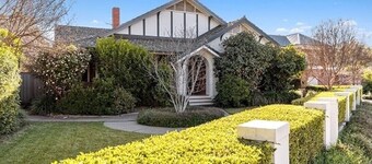 Luxuriously appointed, recently renovated 4 bed, 3 bath home in CBD