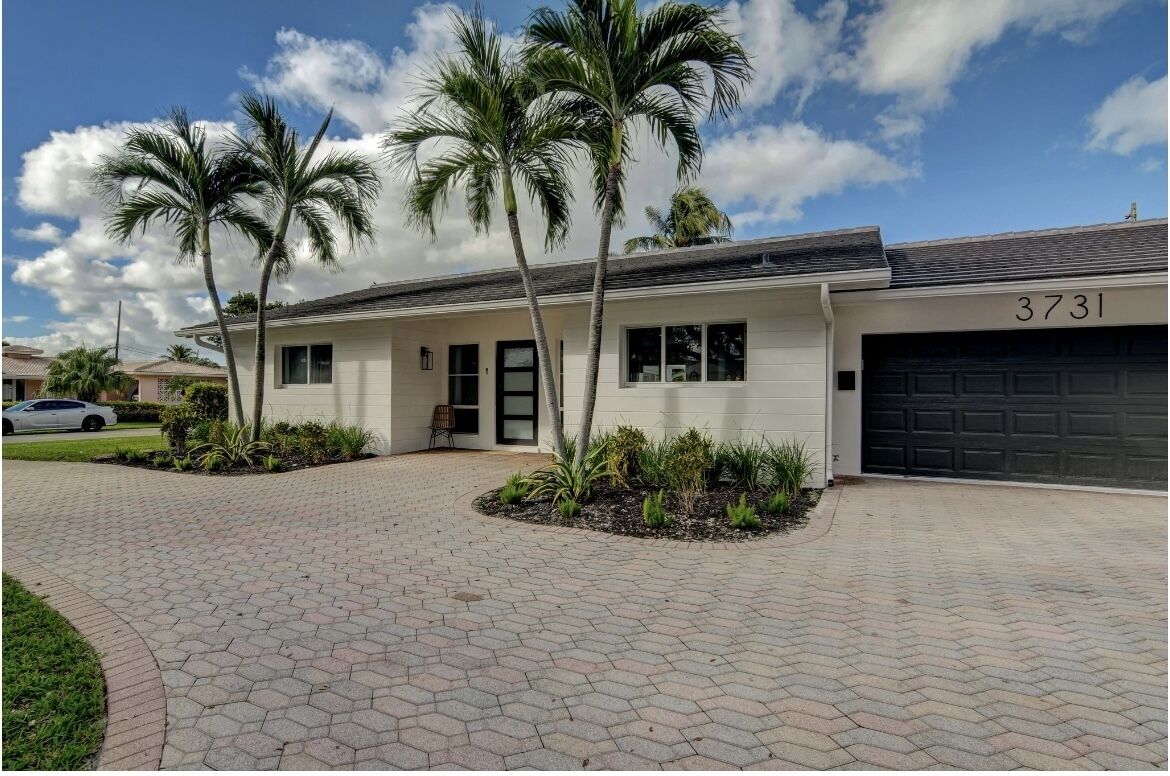 Fully renovated home close to the beach