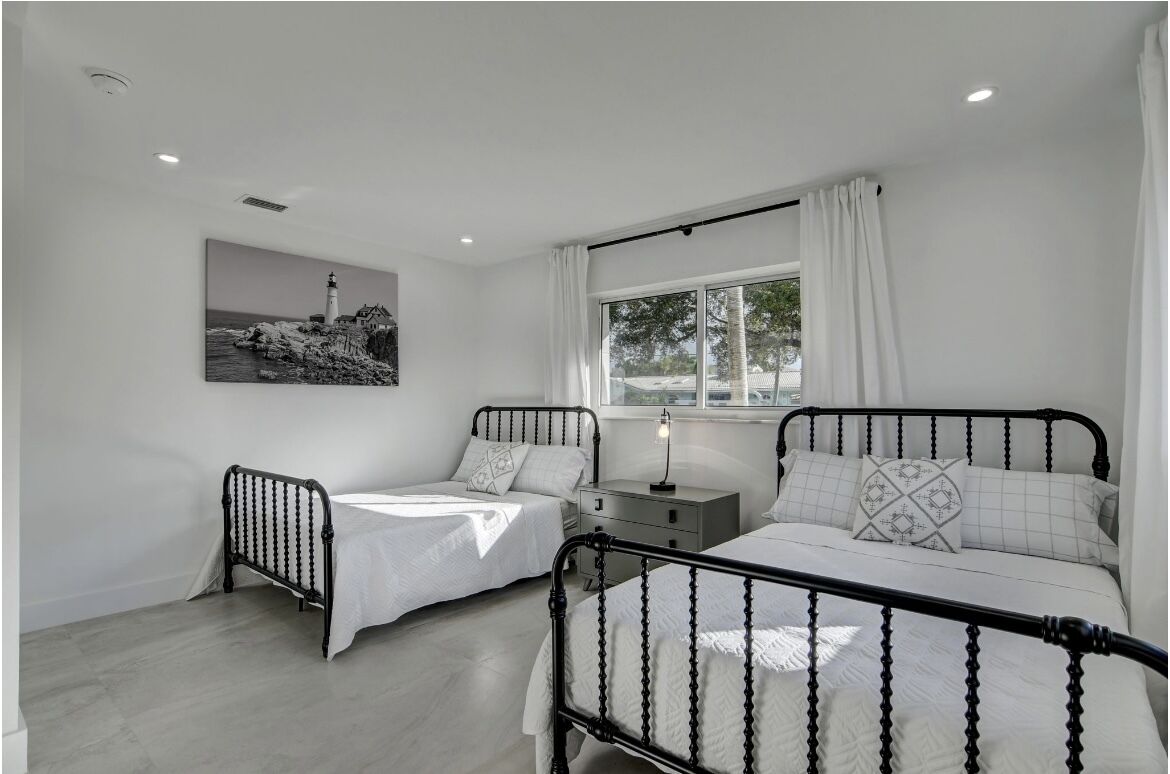 Fully renovated home close to the beach