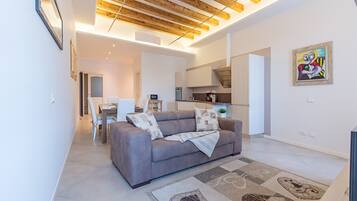 Télévision à écran plat