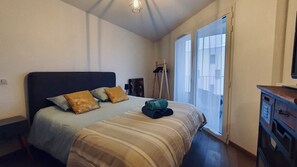 1 slaapkamer, een bureau, een strijkplank/strijkijzer, gratis wifi