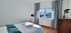 1 bedroom, desk, iron/ironing board, free WiFi