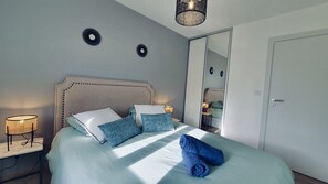 1 chambre, fer et planche Ă repasser, Wi-Fi gratuit, draps fournis