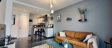 TV, Netflix, streaming services