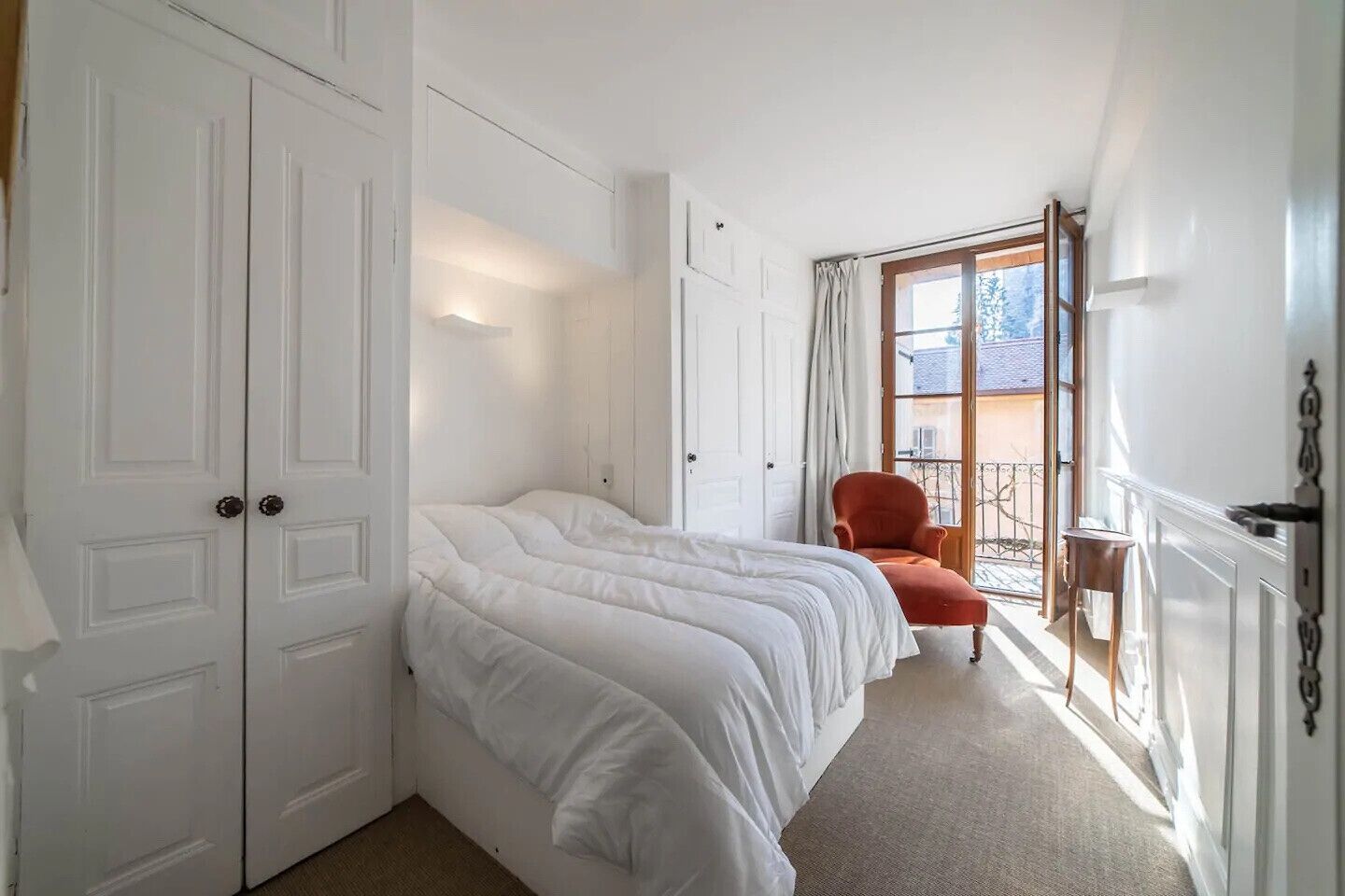 Le Rousseau Charming apartment old town