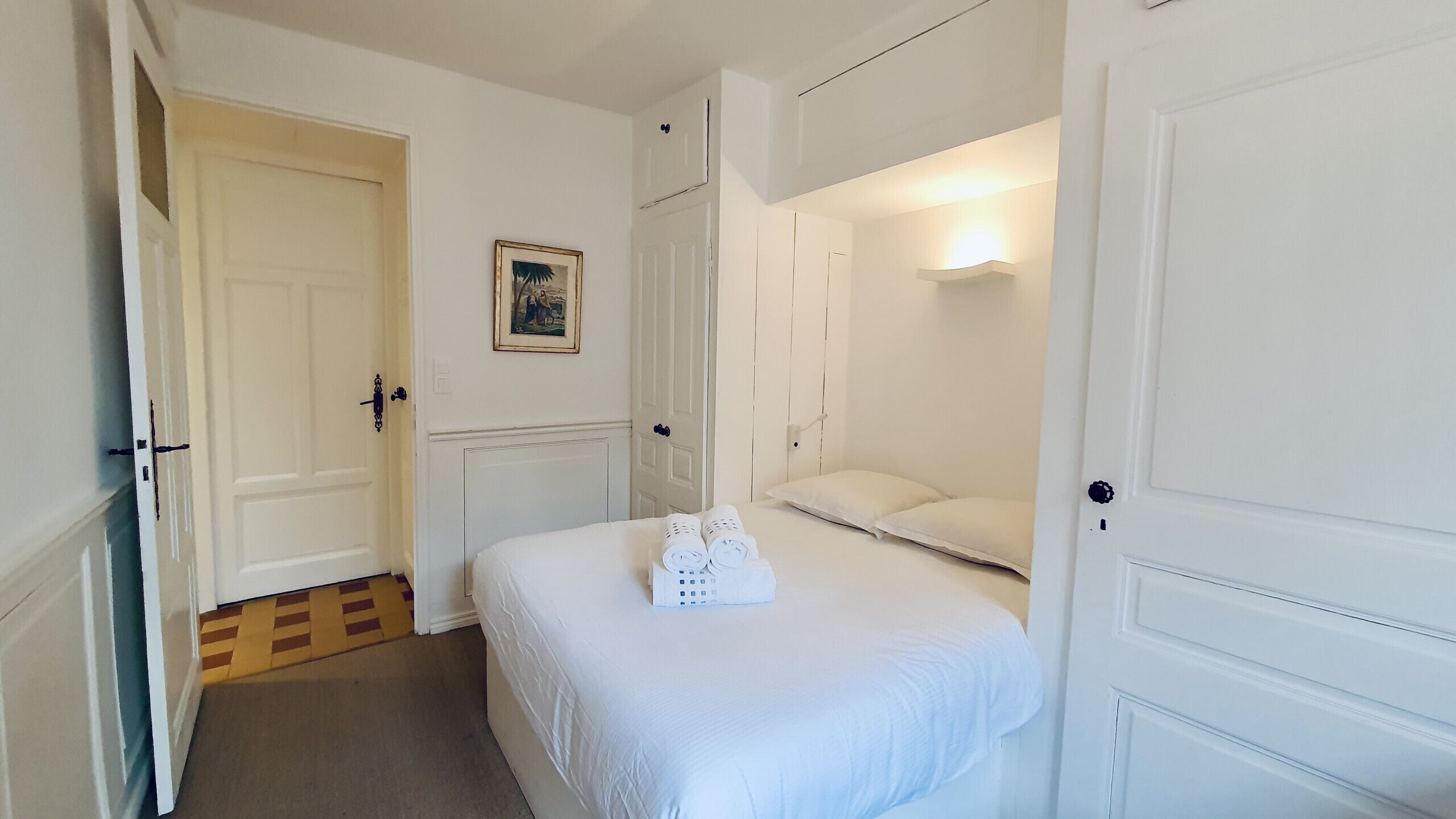 Le Rousseau Charming apartment old town