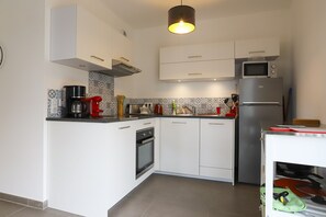 Fridge, microwave, oven, dishwasher