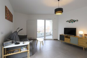 TV