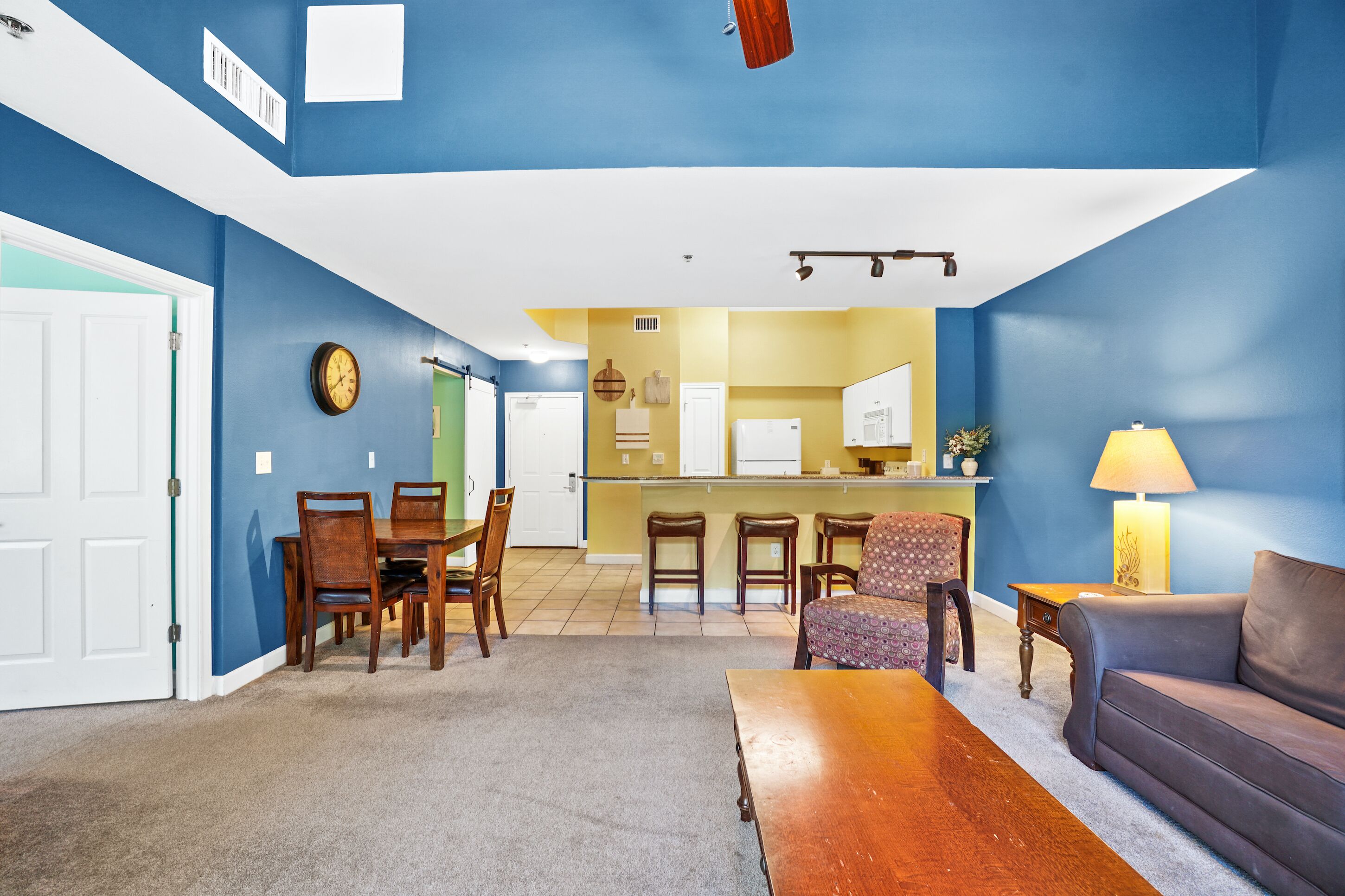 Low Floor, Beachfront, Huge Pools, Hot Tub, Indoor Pool, Free Activities Daily