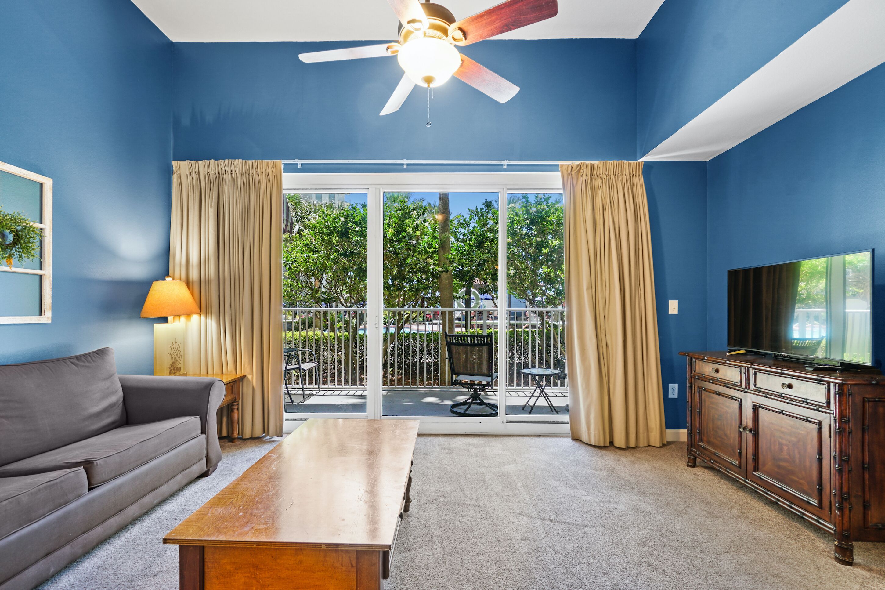 Low Floor, Beachfront, Huge Pools, Hot Tub, Indoor Pool, Free Activities Daily