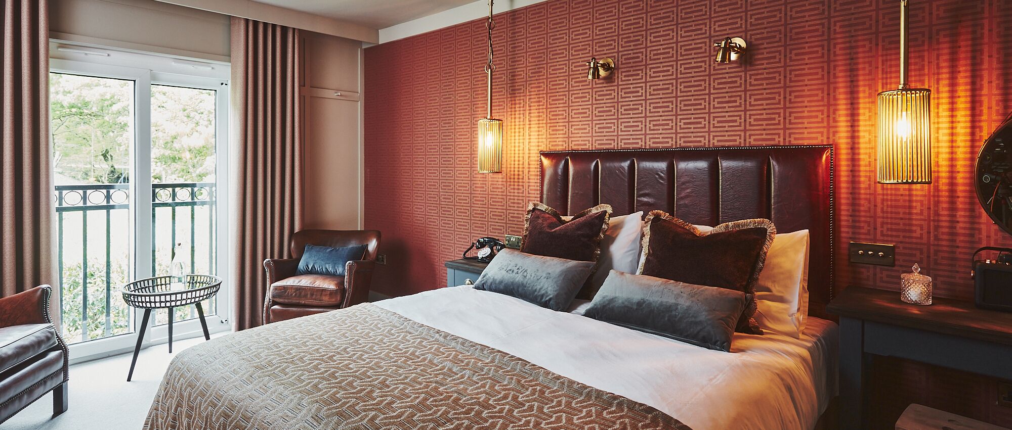 premium double room, 1 king bed, partial ocean view | 1 bedroom, premium bedding, in-room safe, individually decorated