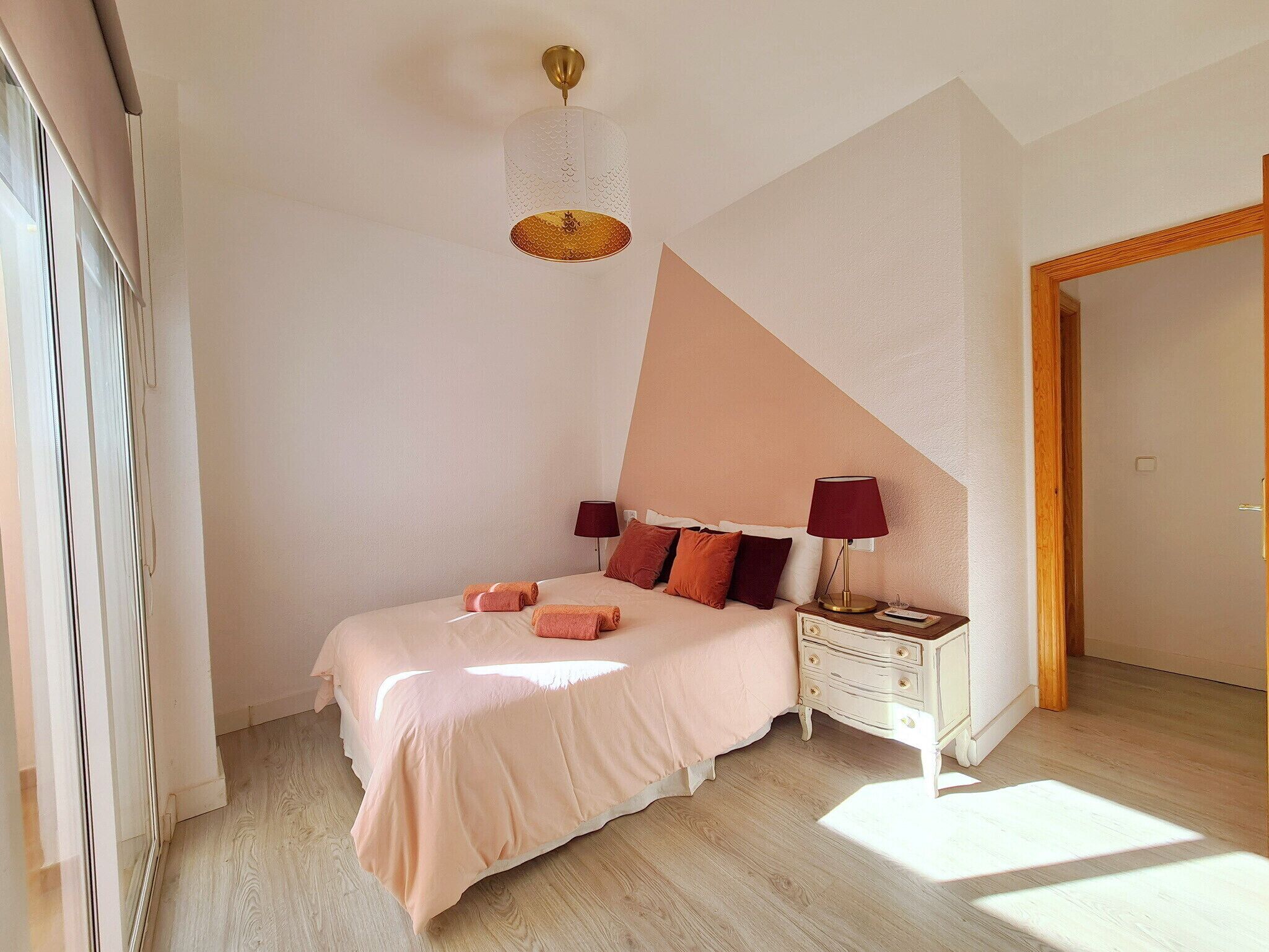 2 bedrooms, iron/ironing board, travel cot, free WiFi