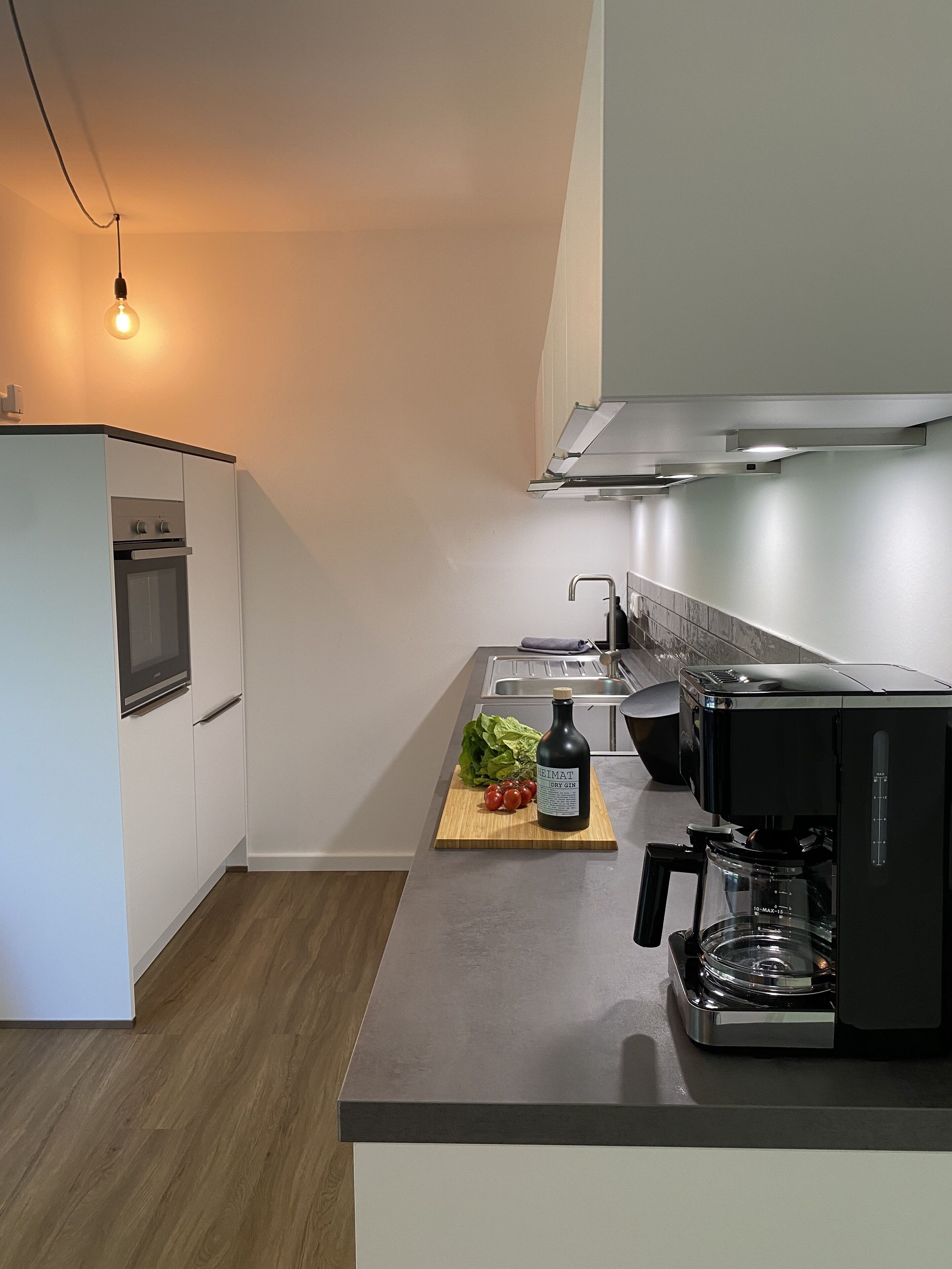 Kylskåp, ugn, spishäll och diskmaskin