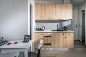 Mini-fridge, stovetop, espresso maker, electric kettle - Nuovo Crete by Sea (Malevizi)