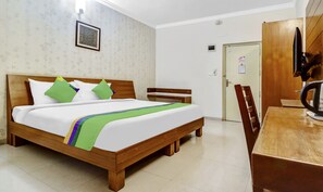 Deluxe-Doppelzimmer | Schreibtisch, Bügeleisen/Bügelbrett