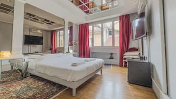 1 bedroom, desk, WiFi, bed sheets