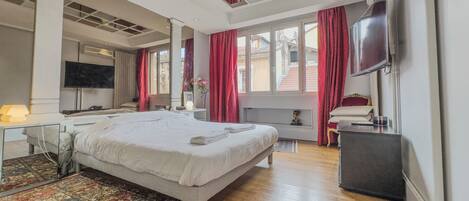 1 habitación, escritorio, wifi y ropa de cama