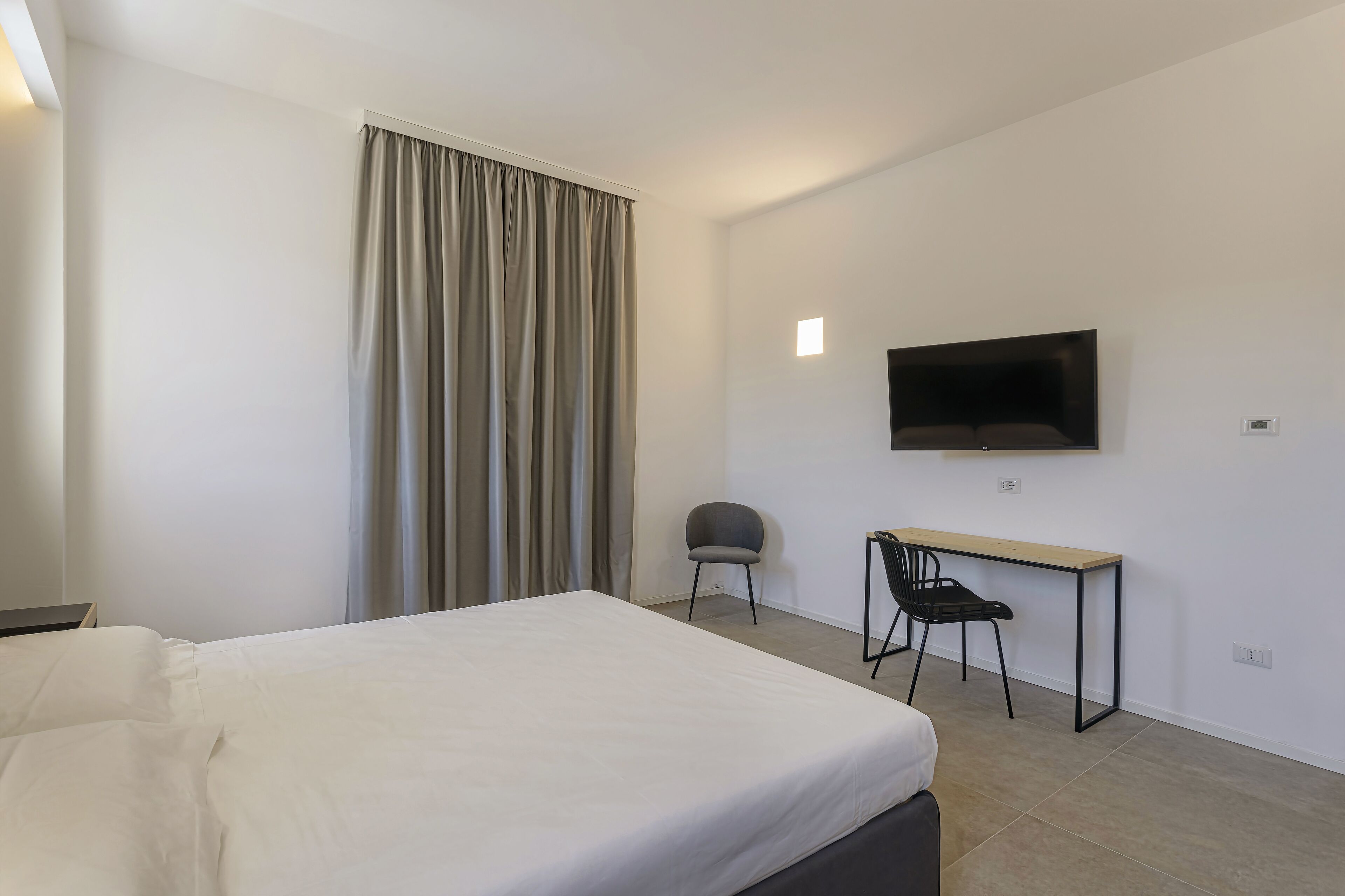 camera superior con letto matrimoniale | premium bedding, down duvets, minibar, in-room safe