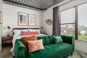 1 chambre, bureau, rideaux occultants, fer et planche Ă repasser