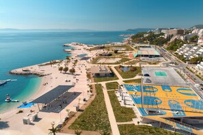 In Strandnähe, weißer Sandstrand