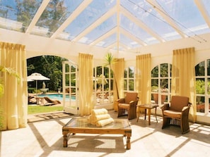 Indoor pool, 2 outdoor pools, pool loungers - Stillness Manor & Spa (Cape Town)