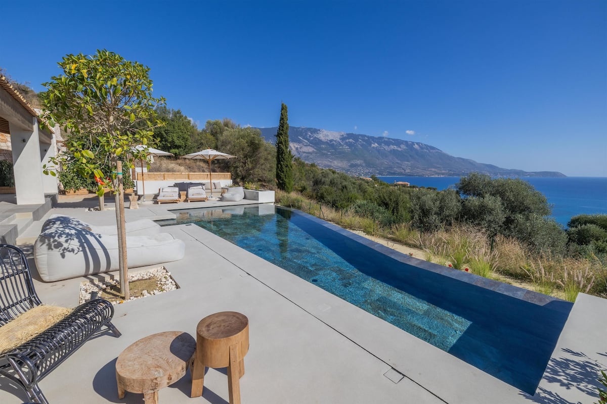 Eliamos Three Bedroom Villa with outdoor private pool and sea view | 1 bedroom, hypo-allergenic bedding, in-room safe, individually decorated