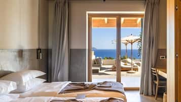 Eliamos Three Bedroom Villa with outdoor private pool and sea view | Hypo-allergenic bedding, in-room safe, laptop workspace, free WiFi