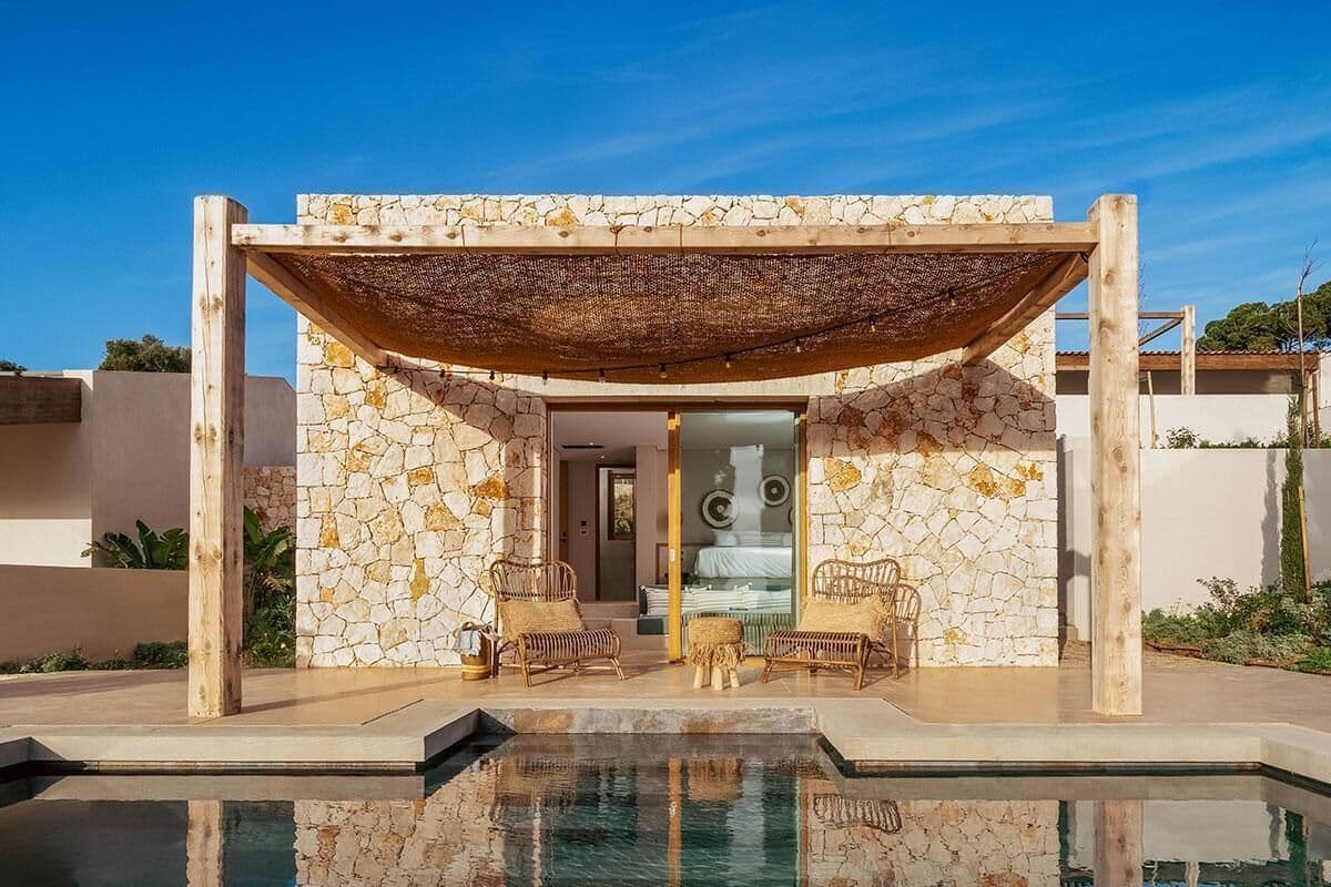 Ammos Sea View Suite with Private Pool | 1 makuuhuone, allergiatestatut vuodevaatteet, tallelokero huoneessa