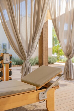 Hypo-allergenic bedding, in-room safe, individually decorated