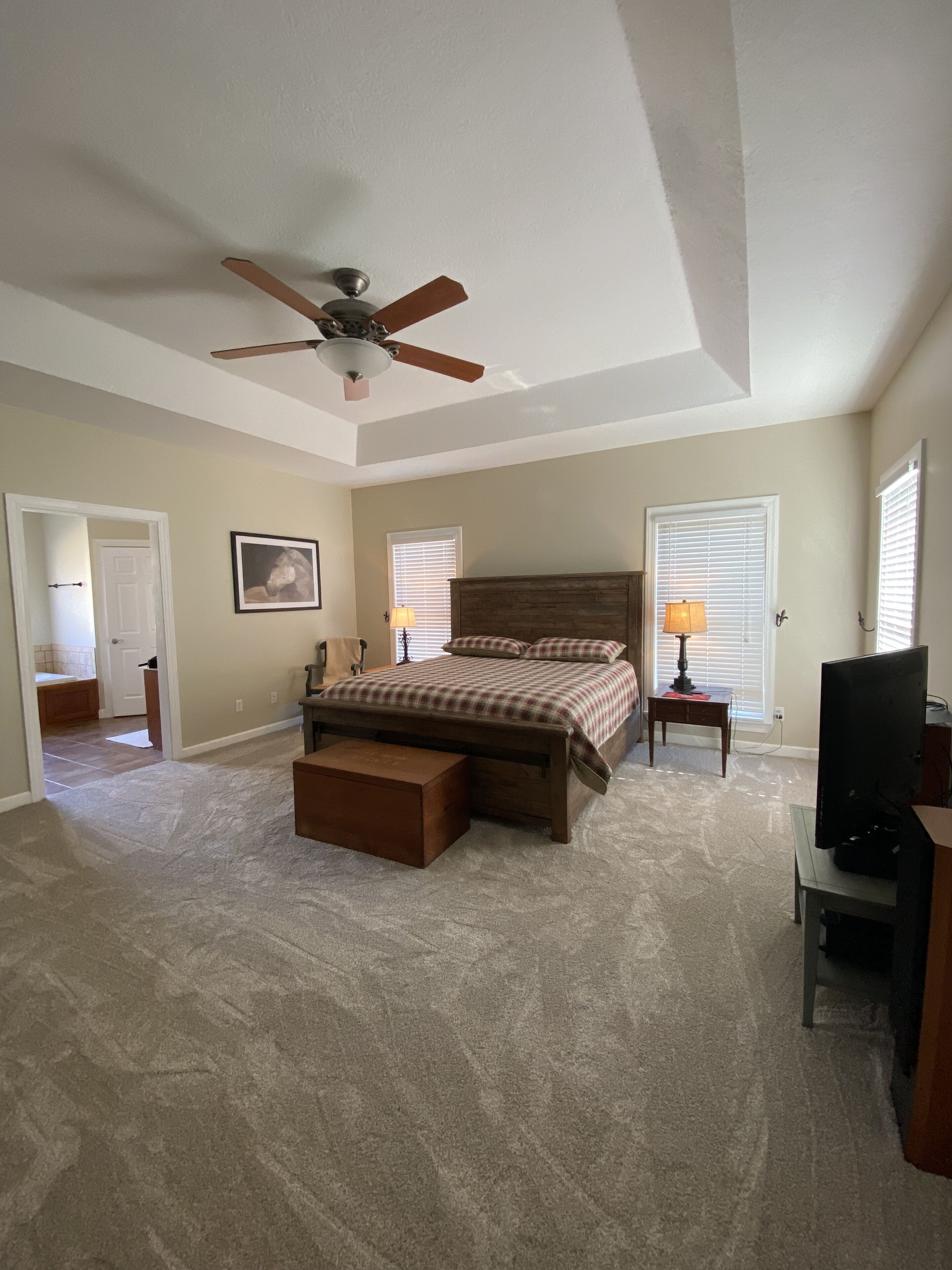 62 ac near Natchez Trace State Park, stocked pond, near Memphis/Nashville 