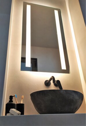 1 camera, Wi-Fi gratuito