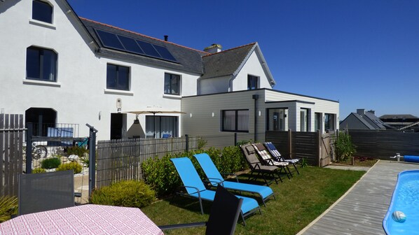 Terrace/patio - New accomodation, south-facing with pool only 200 m from the beaches and port (Sibiril)