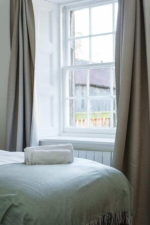 2 soverom, strykejern/-brett, reiseseng for barn og wi-fi