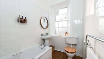 Vasca, asciugacapelli, asciugamani