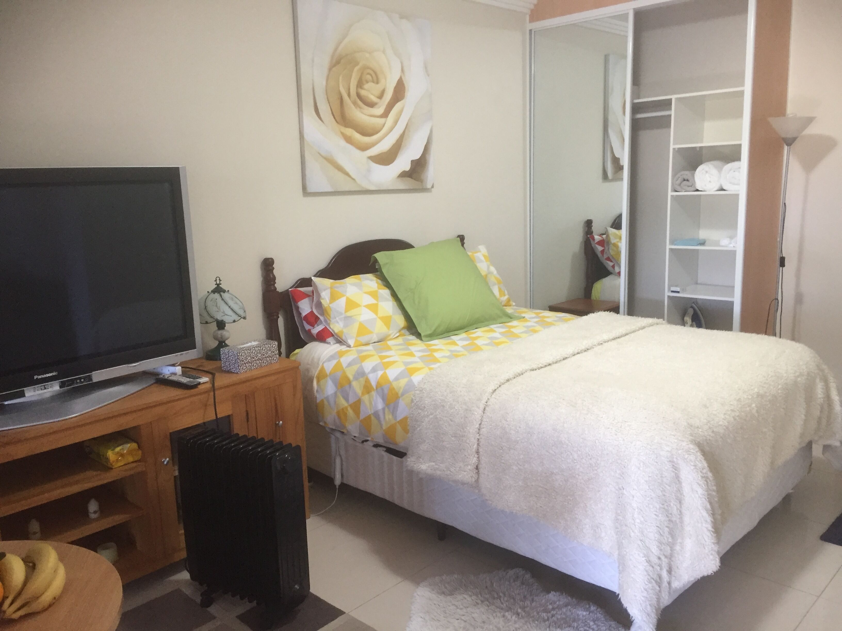 Studio apartment in the heart of St Marys — image 15