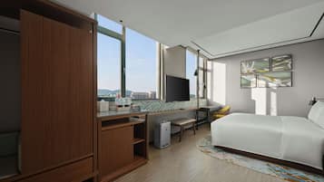 Basic Room, 1 King Bed | 1 bedroom, premium bedding, down duvets, memory-foam beds