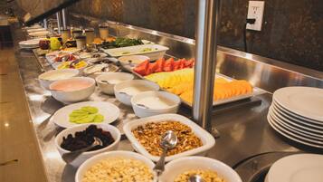 Colazione a buffet a pagamento, servita tutte le mattine