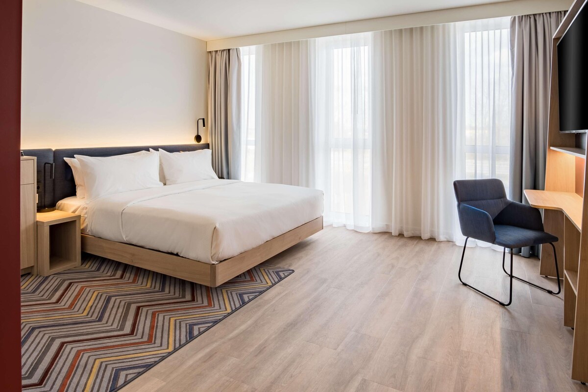 King Accessible Room