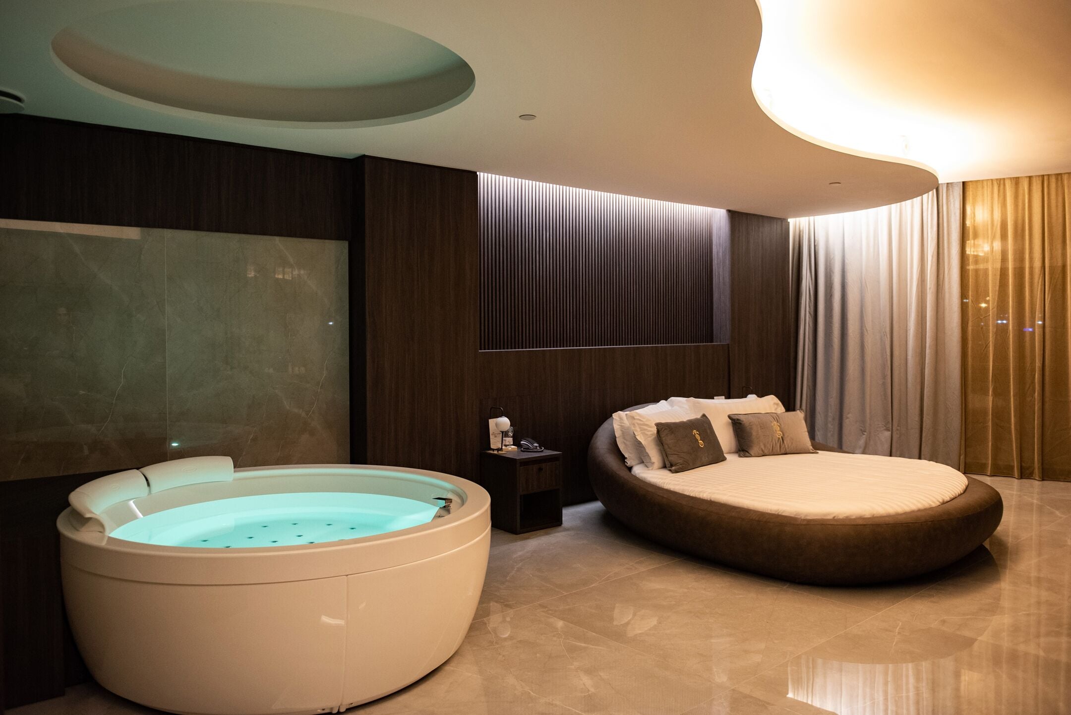 Egyptian cotton sheets, premium bedding, down duvets, minibar