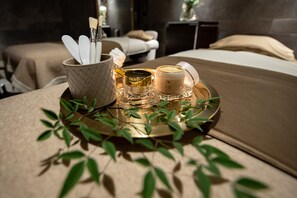 Couples treatment room(s), sauna, hot tub, steam room - Gold Tower Lifestyle Hotel (Naples)